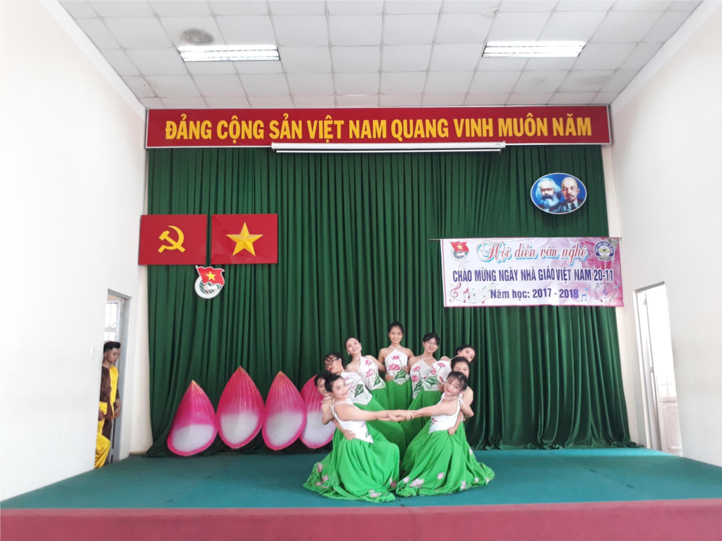 12A14 Mua Huong sen noi dat Viet (2).jpg